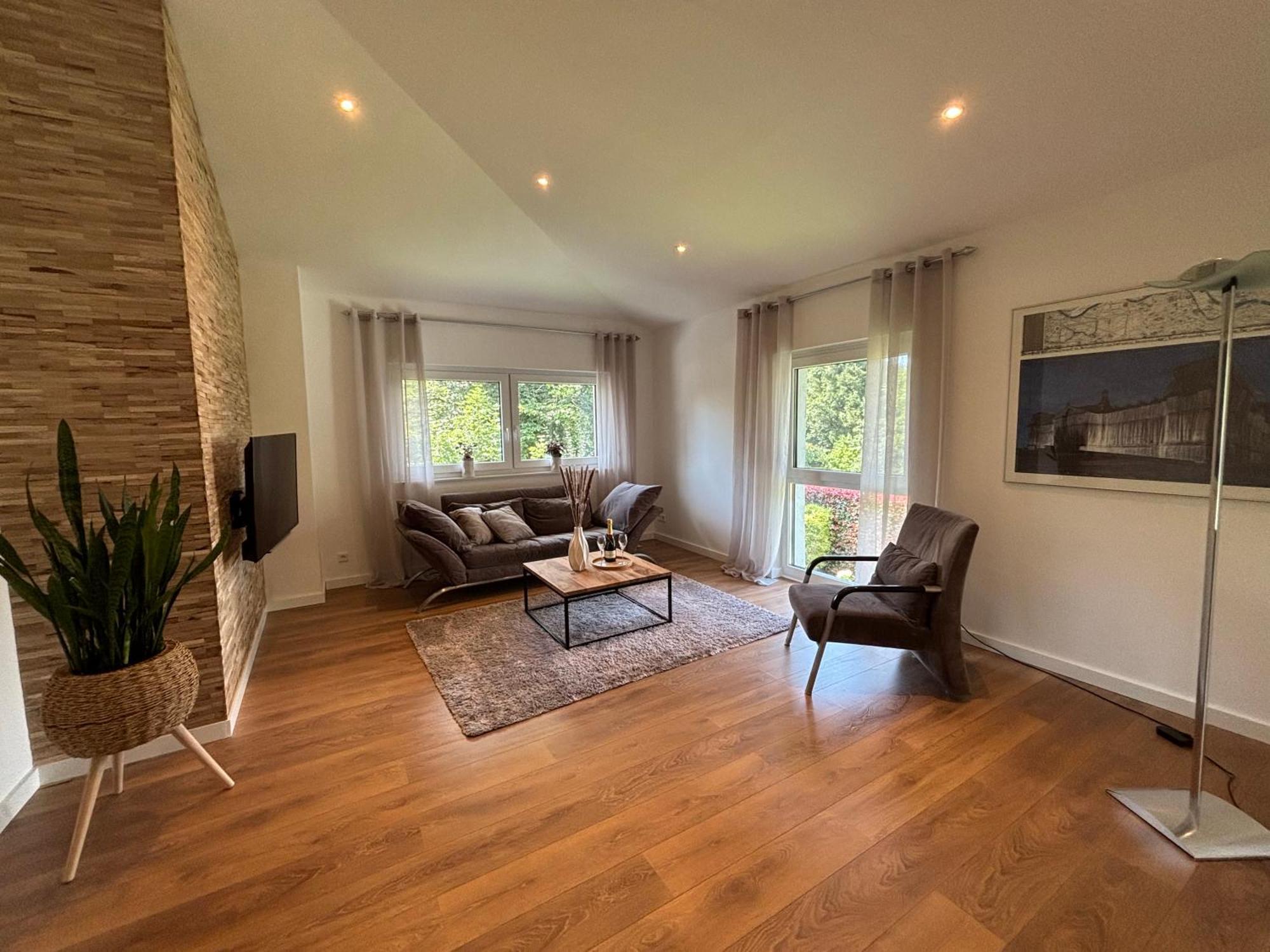 B&S-Apartment 100 Qm Neu Schlangen Εξωτερικό φωτογραφία